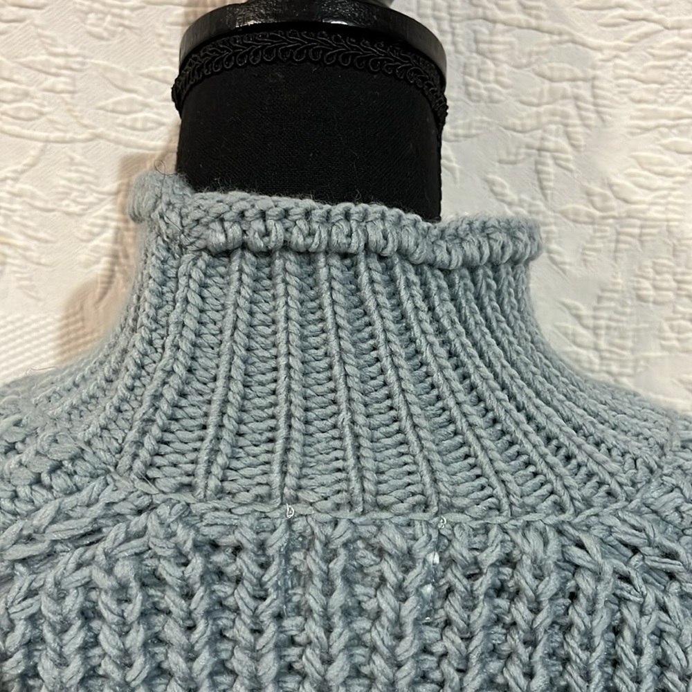 H&M mock neck sweater, size medium‎ - Picture 10 of 14